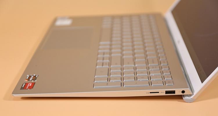 Dell5565评测（探索Dell5565的强大功能和令人惊艳的视觉体验）