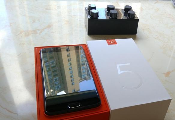 一加5与小米6游戏表现对比（两款旗舰手机游戏性能评测）