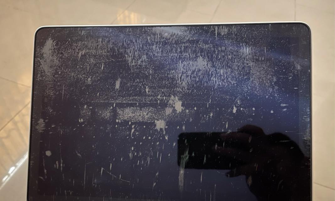 探究苹果电脑进热水后无法开机的原因（解决苹果电脑进热水无法开机问题的方法）